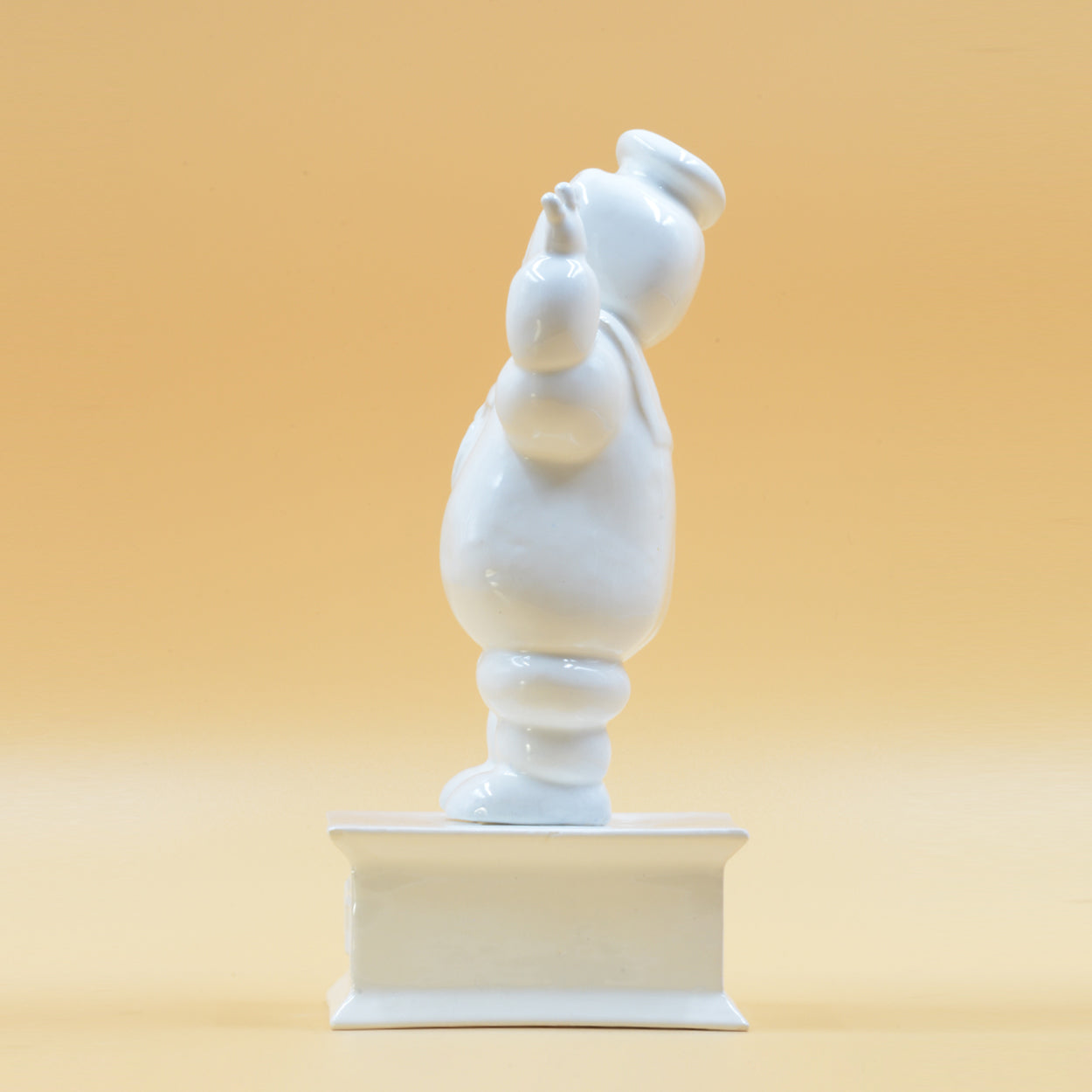 Omaggio a "Stay Puft Marshmallow Man (1984)" - bianco